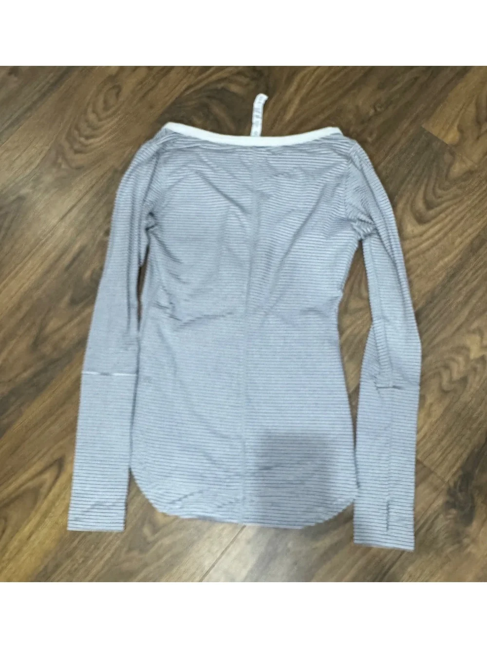 Lululemon Women’s Size 6 Gray White Stripe Long Sleeve Henley Athletic Top